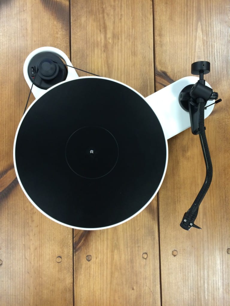 Pro-Ject RPM 3 Carbon Turntable - Audiotehnika