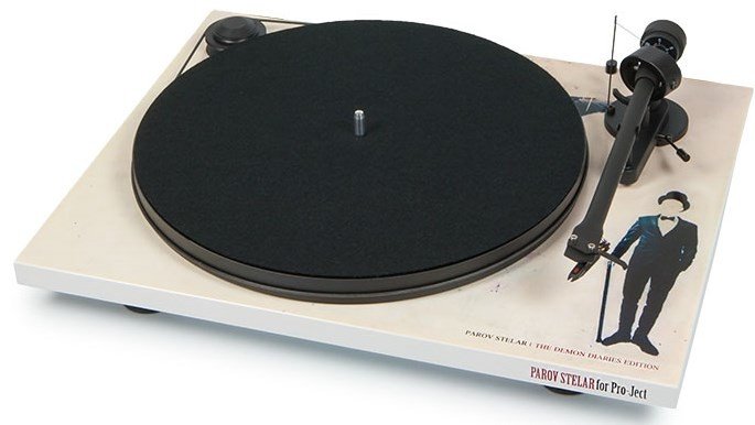 Pro-Ject-Essential-II-Demon