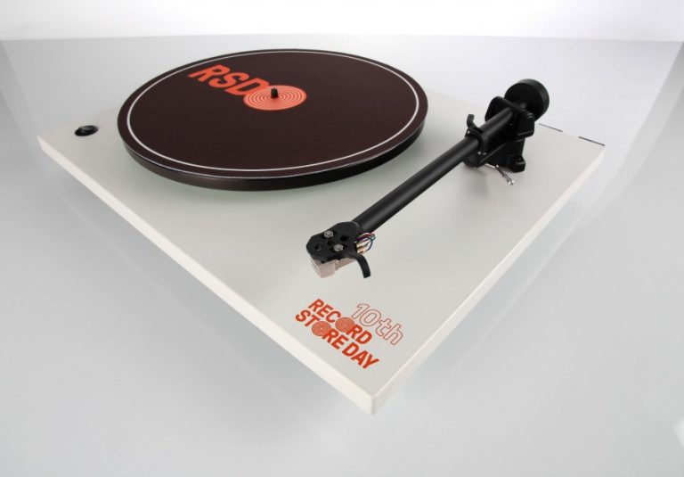 Record Store Day UK Limited Edition Rega Research Turntable. Hifi Pig