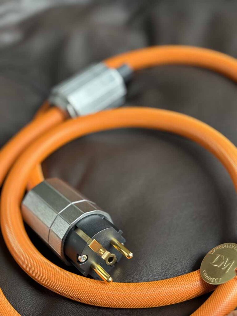 DM Connect Manhattan M1 Cable